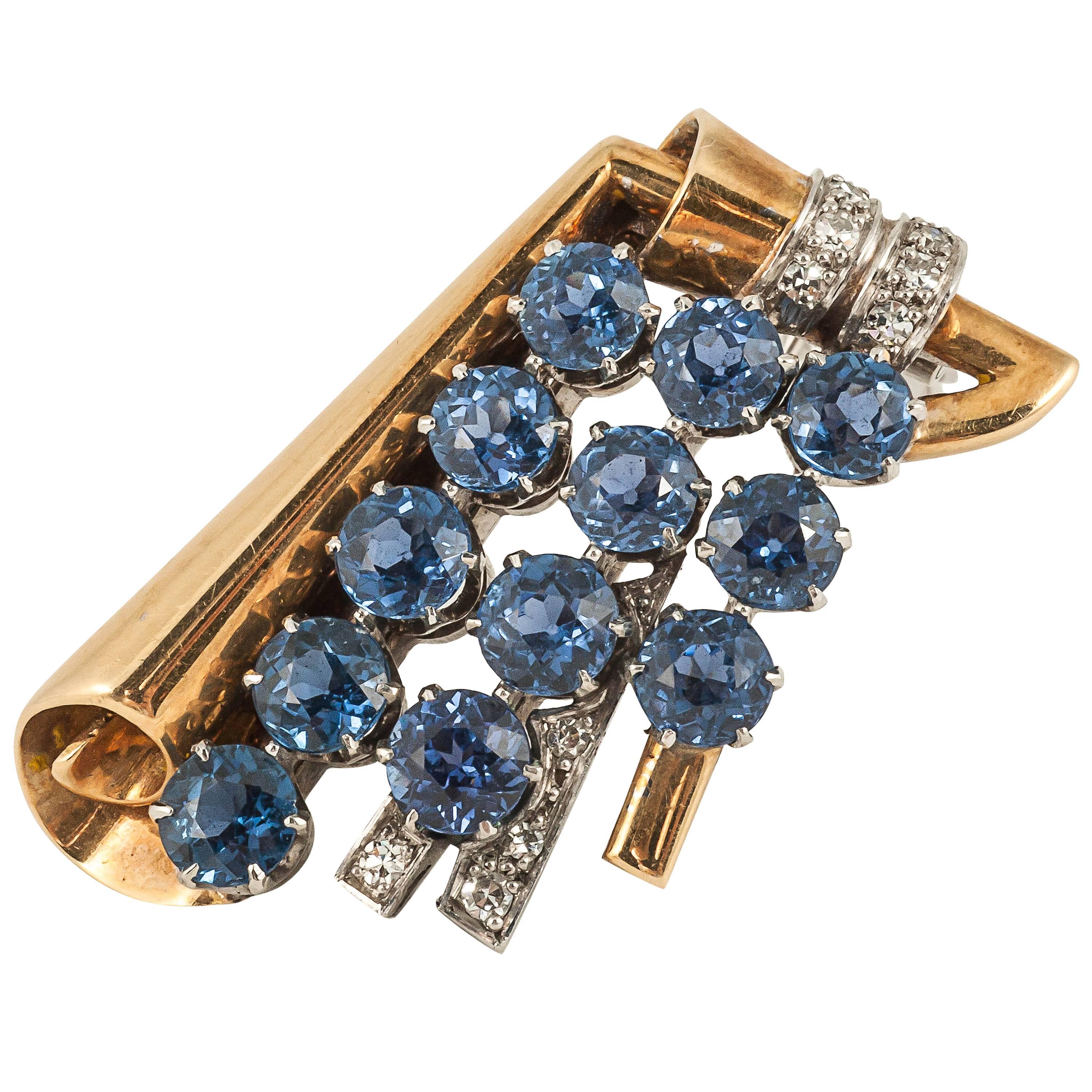 1940s English sapphire diamond gold clip brooch For Sale