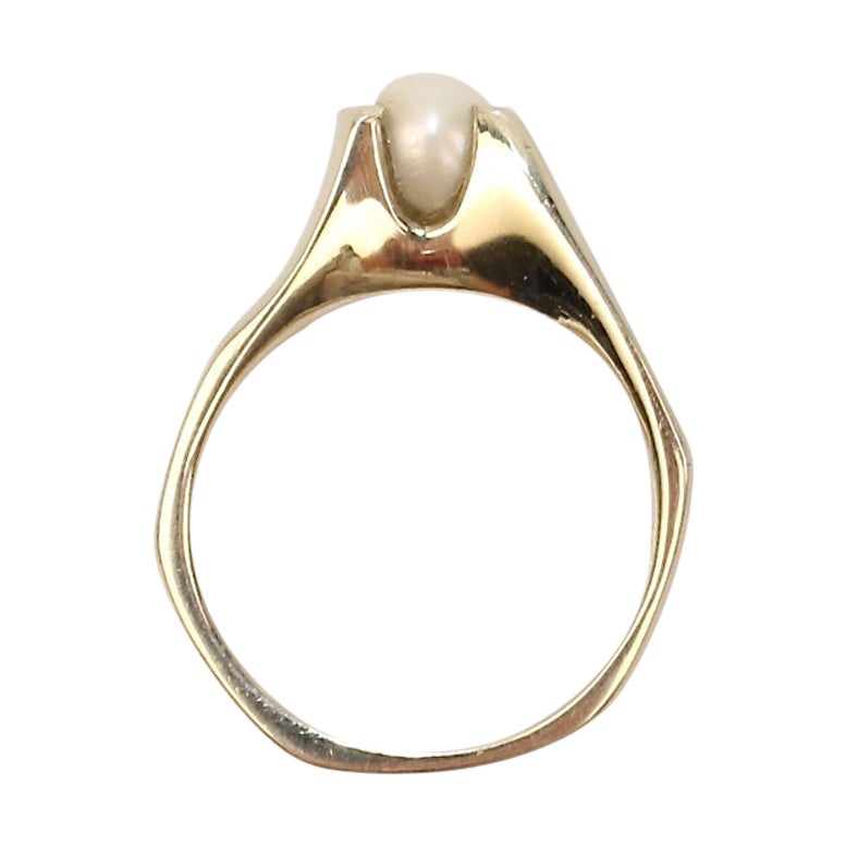 Signed Wesley Emmons Asymmetric Modernist 14K Gold & Pearl Cocktail Ring For Sale