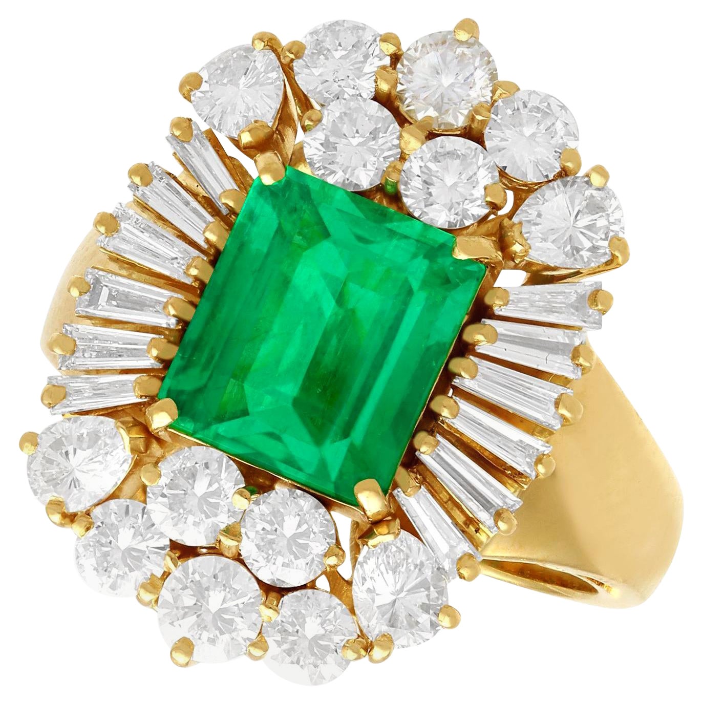 2.80 Carat Emerald and 2.75 Carat Diamond Yellow Gold Cocktail Ring