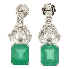 Handcraft Colombian Emeralds 18 Karat White Gold Diamonds Drop Earrings