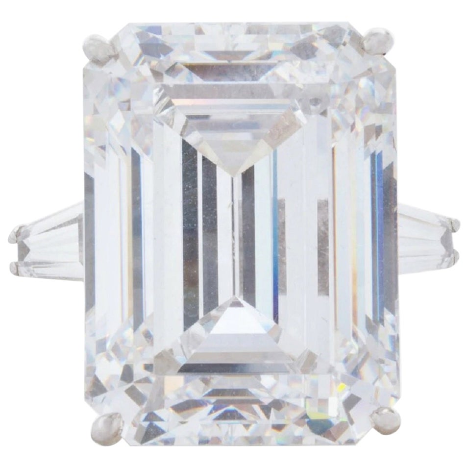 Hrd Antwerp VVS H 5.04 Carat G Color Emerald Cut Diamond Ring For Sale