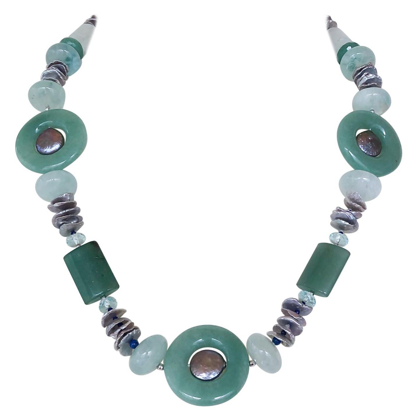 Marina J. Halskette aus Jade, Aquamarin, Lapislazuli, Aventurin und grauen Perlen