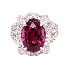 6.20 Carat Purple-Pink Burmese Spinel and White Diamond Cocktail Gold Ring 6.20 Carat Purple-Pink Burmese Spinel and White Diamond Cocktail Gold Ring