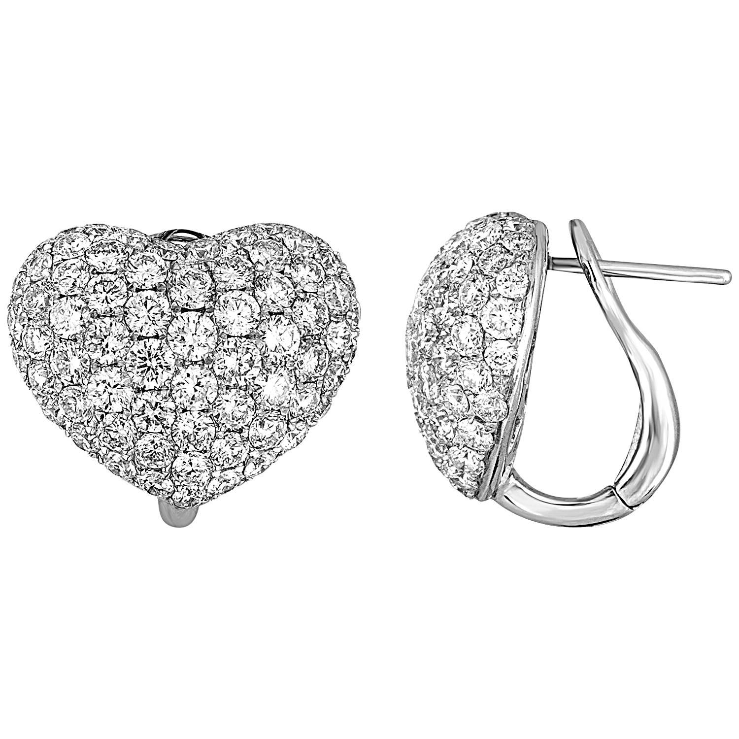 4.62 Carats Diamond Pave Gold Heart Earrings For Sale