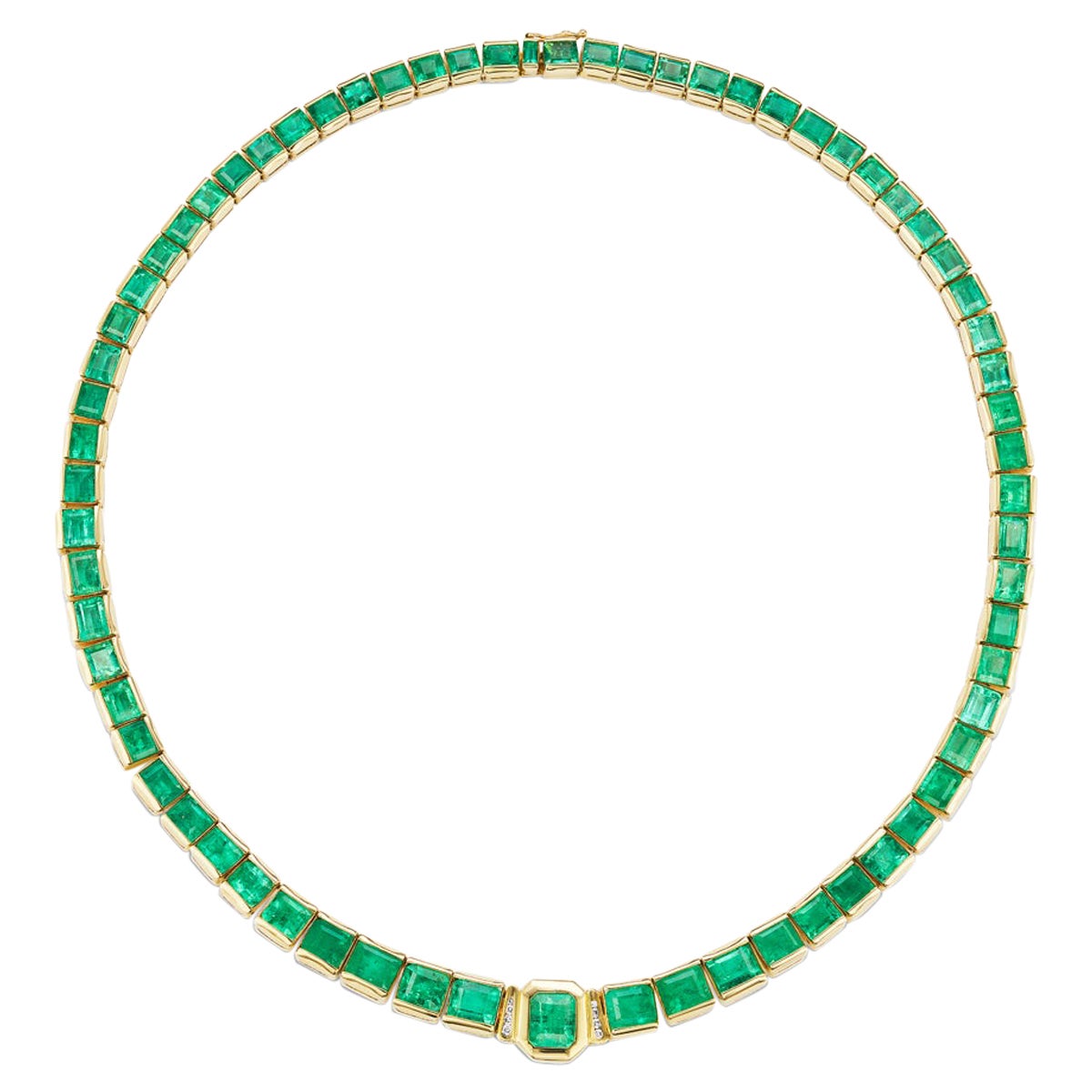 Important Emerald and Diamond Necklace in 18 Karat Yellow Gold For Sale