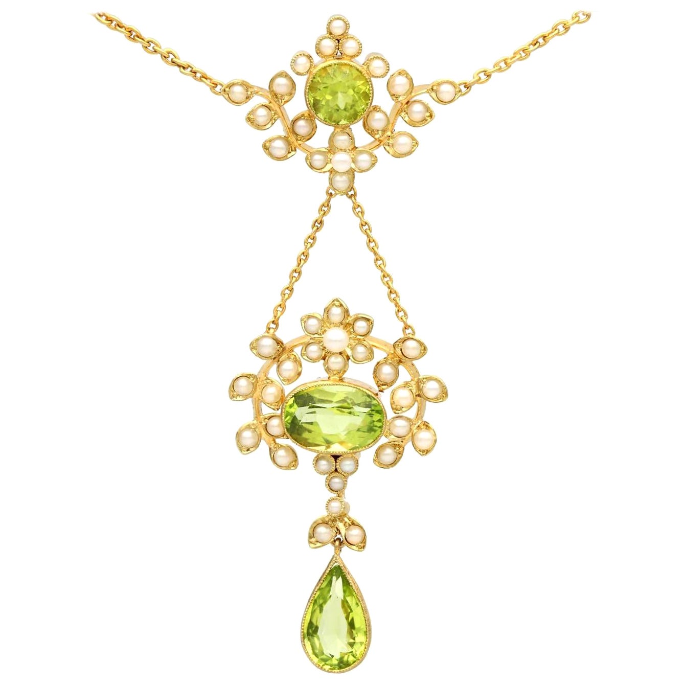 1920s Antique 3.43 Carat Peridot and Seed Pearl Yellow Gold Necklace For Sale