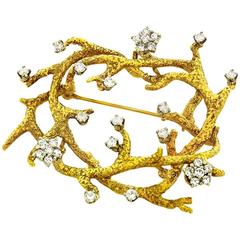 La Triomphe Organic Chic Diamond Brooch in Gold