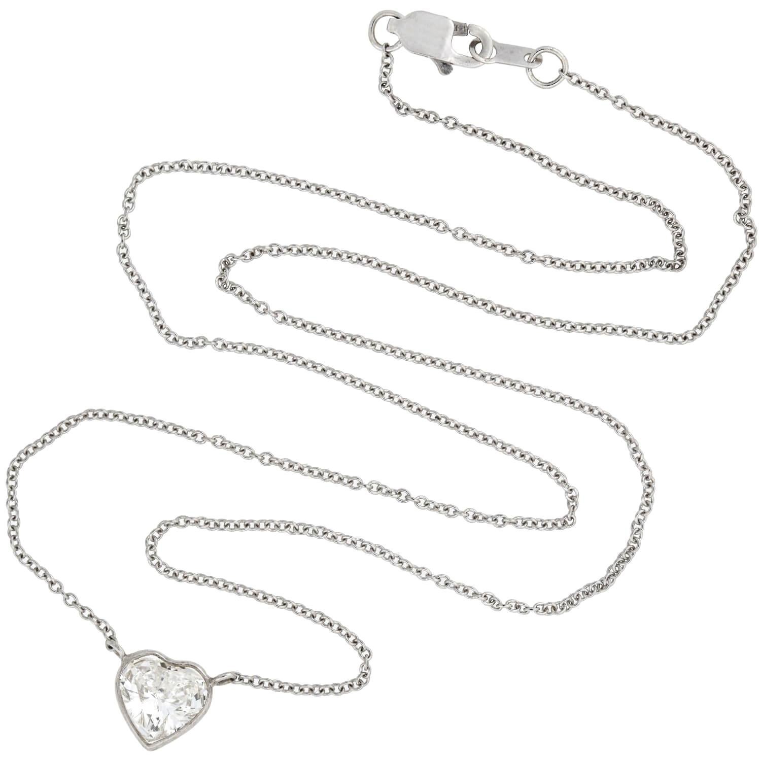 1 Carat Heart-Shaped Diamond Pendant Necklace For Sale