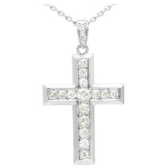 Pendentif croix ancien en or blanc et diamants, années 1930