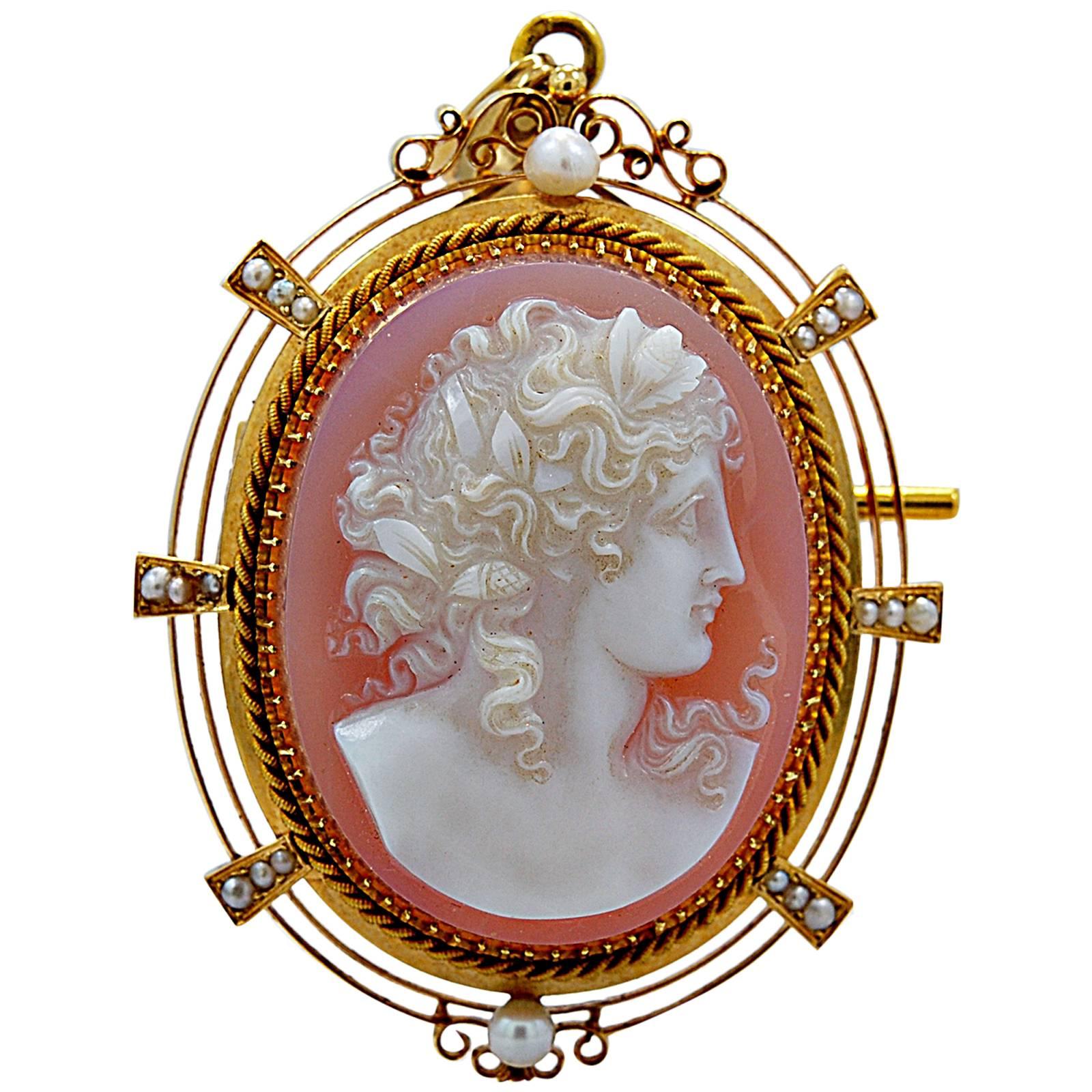 Edwardian Sardonyx Hard Stone Cameo Gold Brooch For Sale