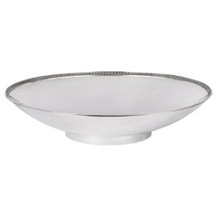 Centre de table rond contemporain en argent sterling uni de 20,4 carats 