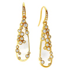 Pendientes de madreperla de oro amarillo Syna con diamantes