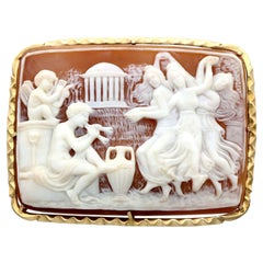 1900s Antique Victorian Carved Shell and Yellow Gold Cameo Brooch