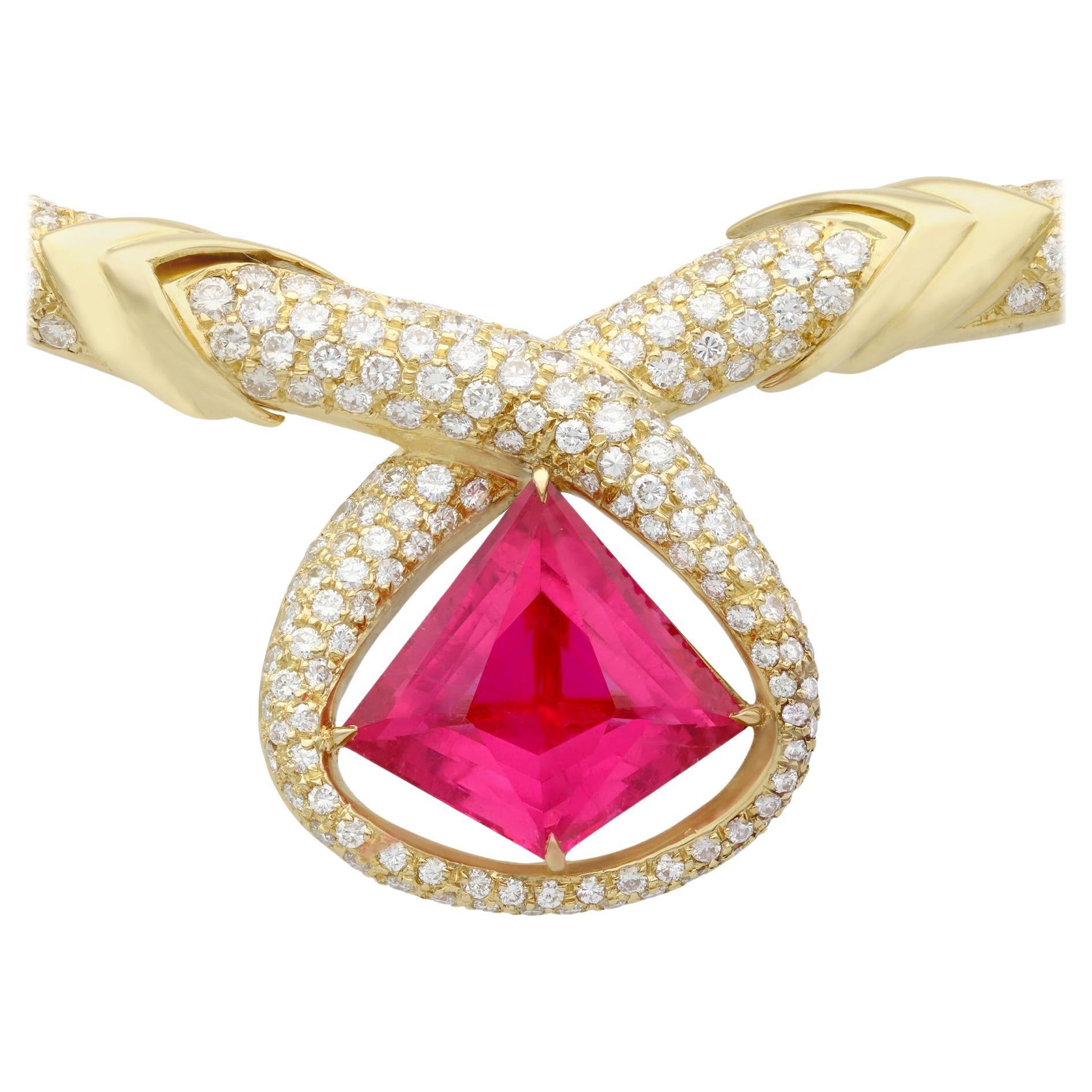 Italian 15.65 Carat Pink Tourmaline and 6.90 Carat Diamond Yellow Gold Necklace For Sale