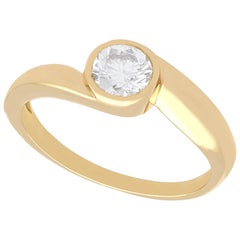 Anillo solitario francés de diamantes y oro amarillo en espiral de los años 50