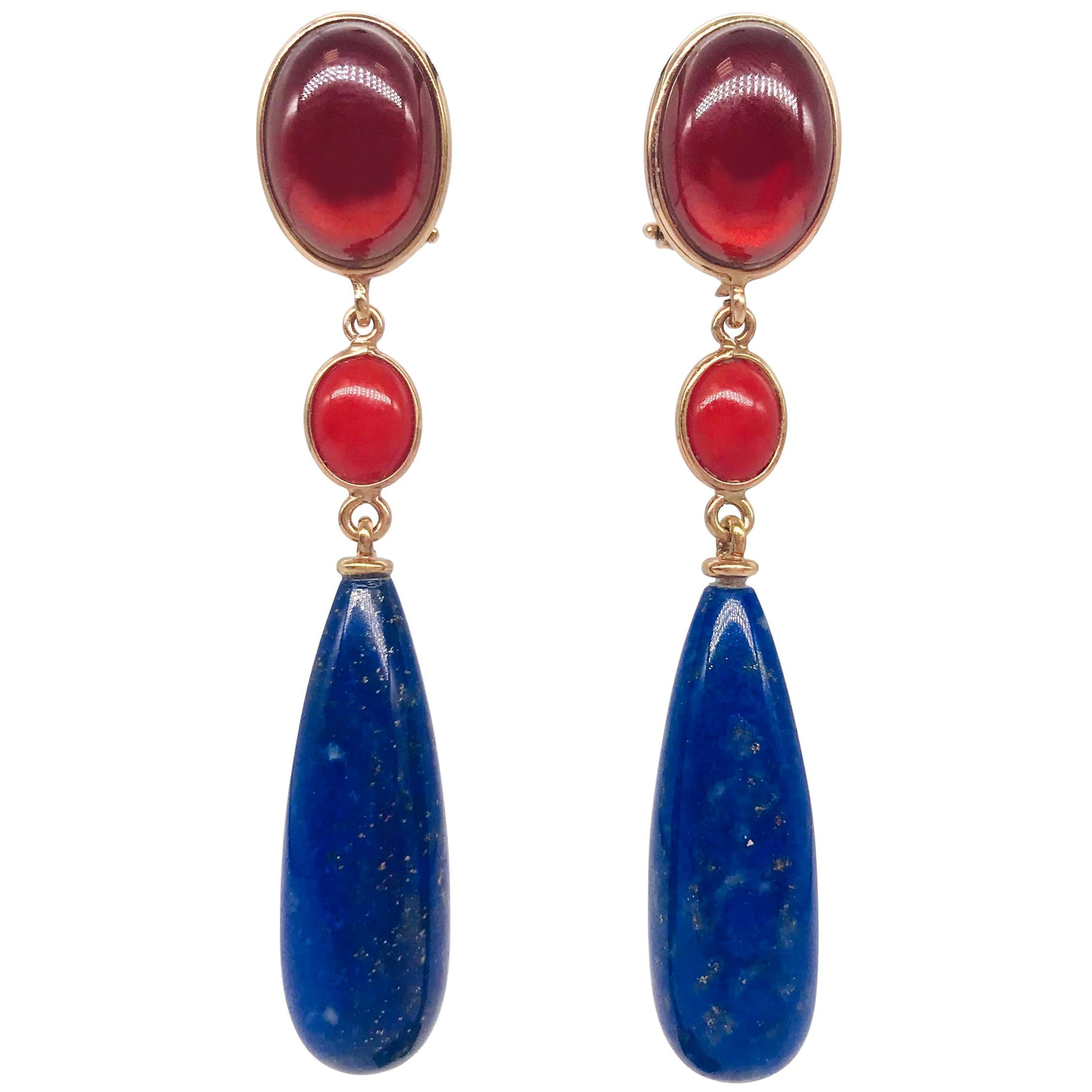 Boucles d'oreilles chandelier en grenat et lapis-lazuli sur or rose 18 carats