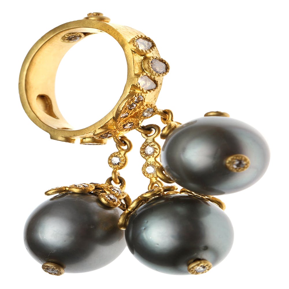 Three Hanging Tahitian Gray Pearls Ring with 1.74 Carat Diamonds For Sale