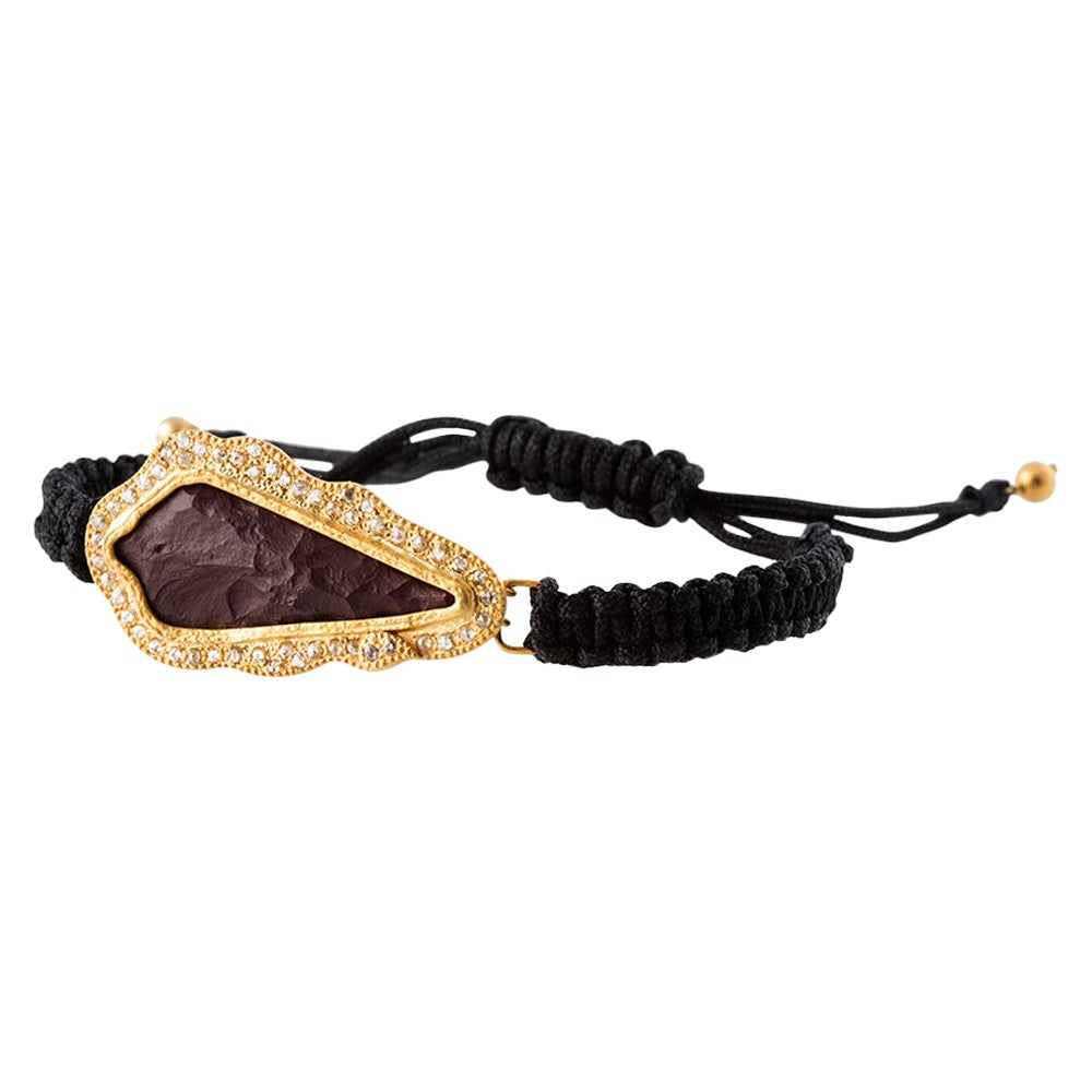 Arrow Head Black Bracelet in 20K Yellow Gold with Agate and Diamonds