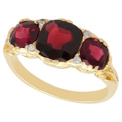 Anello antico in oro giallo con granato e diamanti da 3,06 carati, circa 1930