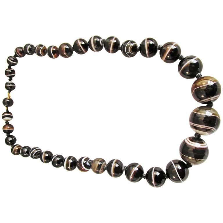 Antique Victorian Banded Agate Bead Necklace For Sale at 1stdibs