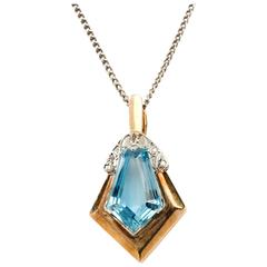 Art Déco Aquamarine and Diamonds Gold Pendant 5