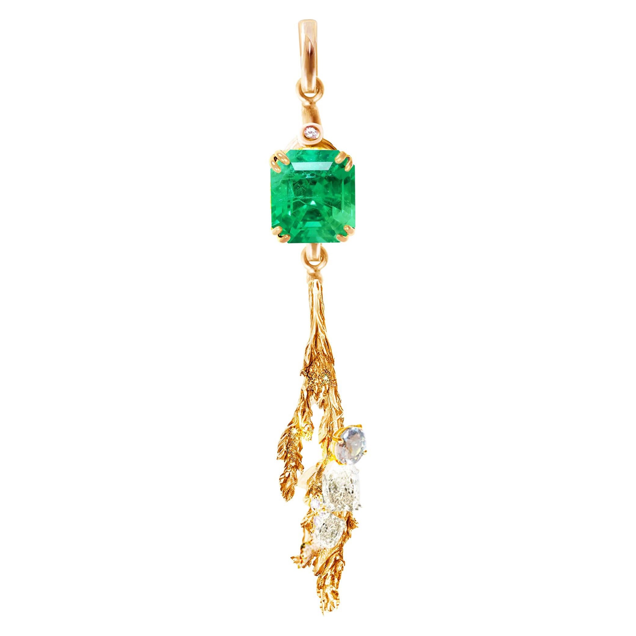 Rose Gold Pendant Necklace with Five Carats Emerald and Diamonds For Sale