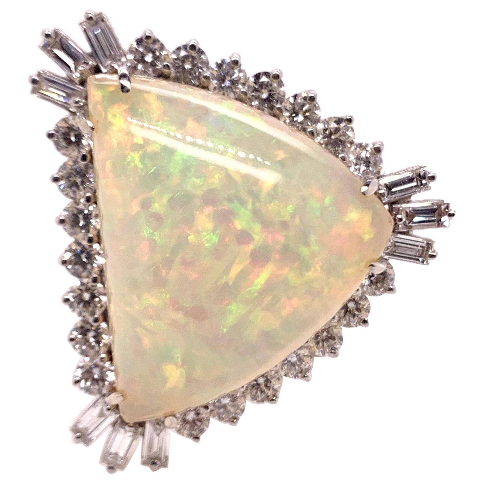 Äthiopischer Opal-Diamant-Cocktailring mit Trillionschliff