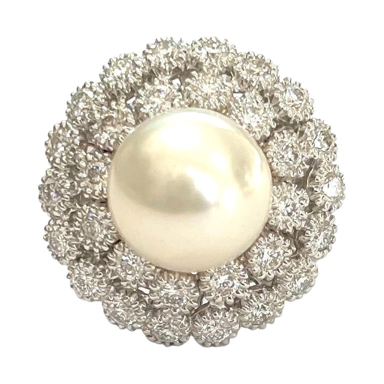 18k White Gold Ring with Pearl and Diamonds