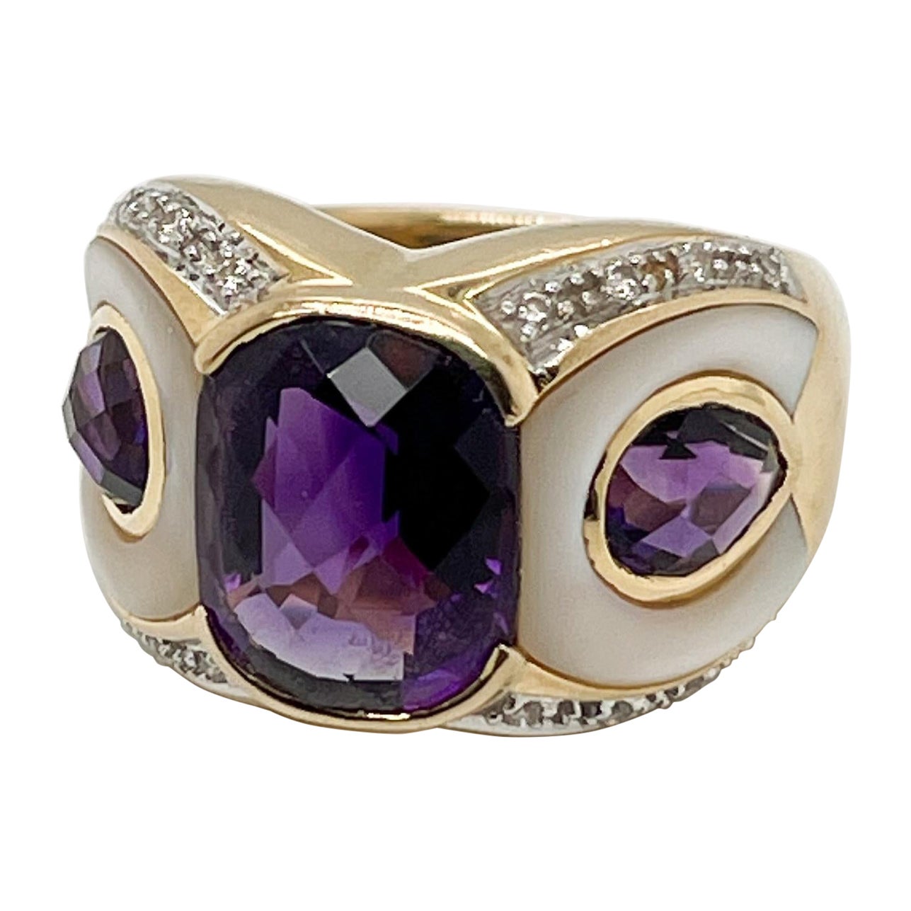 Owl/Parrot Bird Cocktail Ring in 18k Gold, Mother of Pearl, Diamond & Amethyst