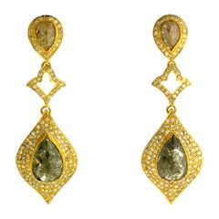 Boucles d'oreilles pendantes en or jaune 18k avec diamants tranchés en forme de poire