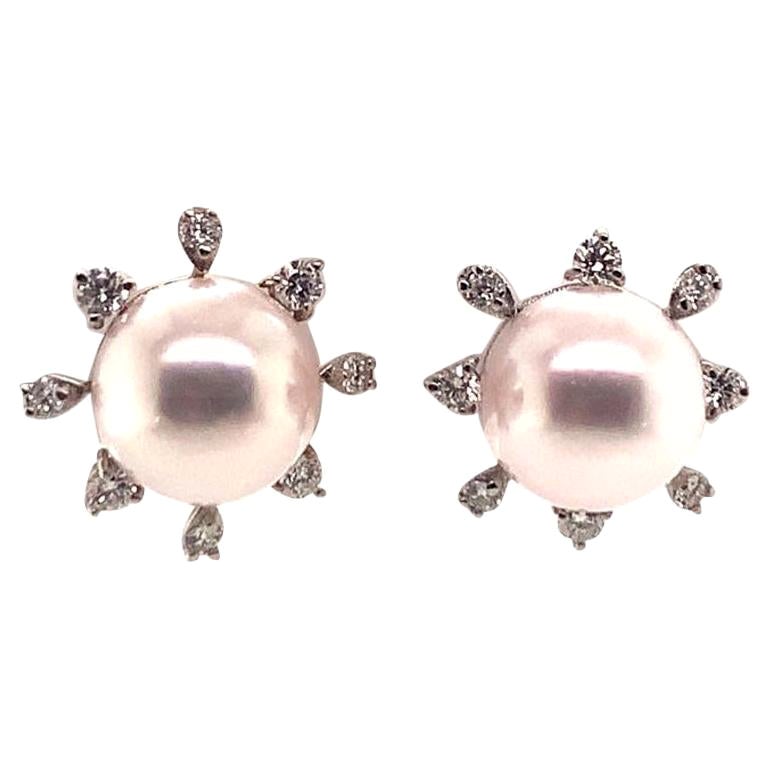 Boucles d'oreilles Akoya en or blanc 14 carats avec diamants et perle certifiée en vente
