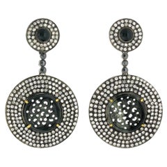 Geschnitzte Ohrringe aus schwarzer Jade mit doppeltem Kreis und Pavé-Diamanten aus 18 Karat Gold und Silber
