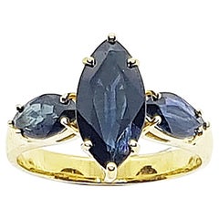 Ring mit blauem Saphir in 18 Karat Goldfassung mit Fassungen