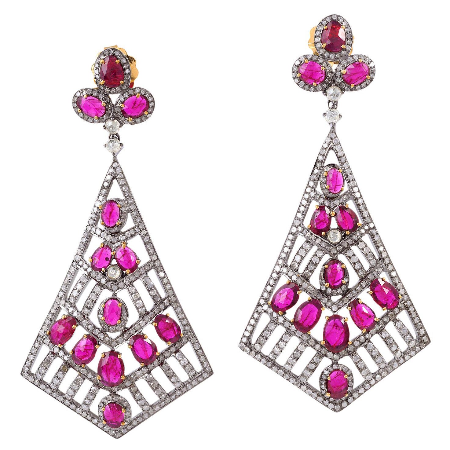 Pendants d'oreilles en or et argent 18 carats avec rubis et diamants pavés