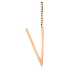 Pendiente de oro rosa en forma de V con diamante blanco 'Single' de Selda Jewellery