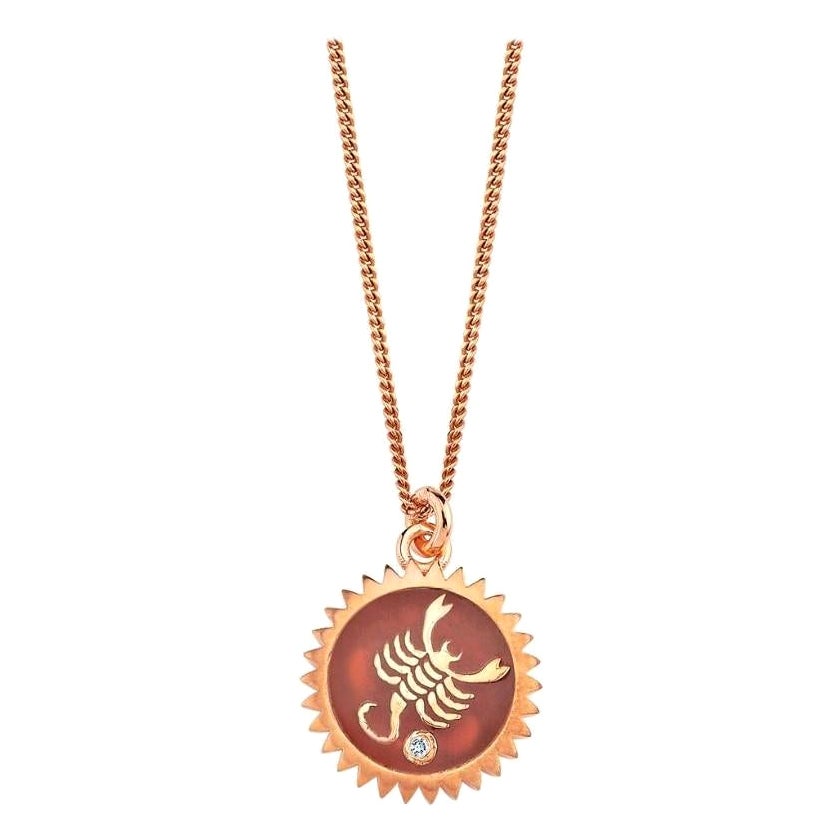Skorpion-Halskette mit Korallen-Emaille und weißem Diamanten von Selda Jewellery