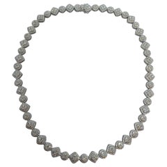 Collier tennis en or blanc 18 carats avec diamants 13,48 carats