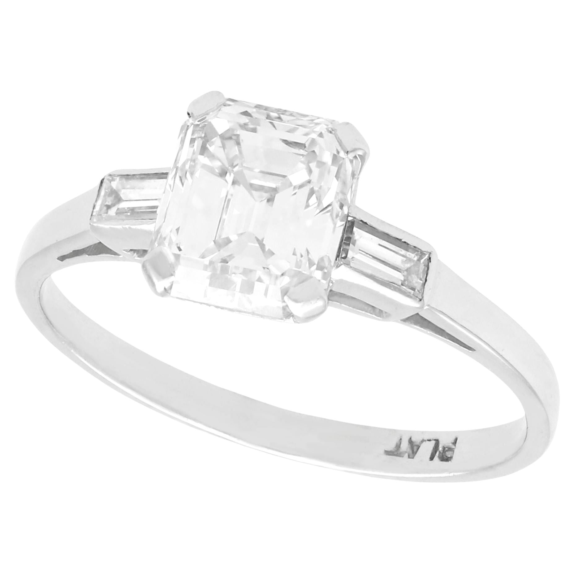 Antiker 1,11 Karat Smaragdschliff Diamant und Platin Solitär Ring aus den 1930er Jahren im Angebot