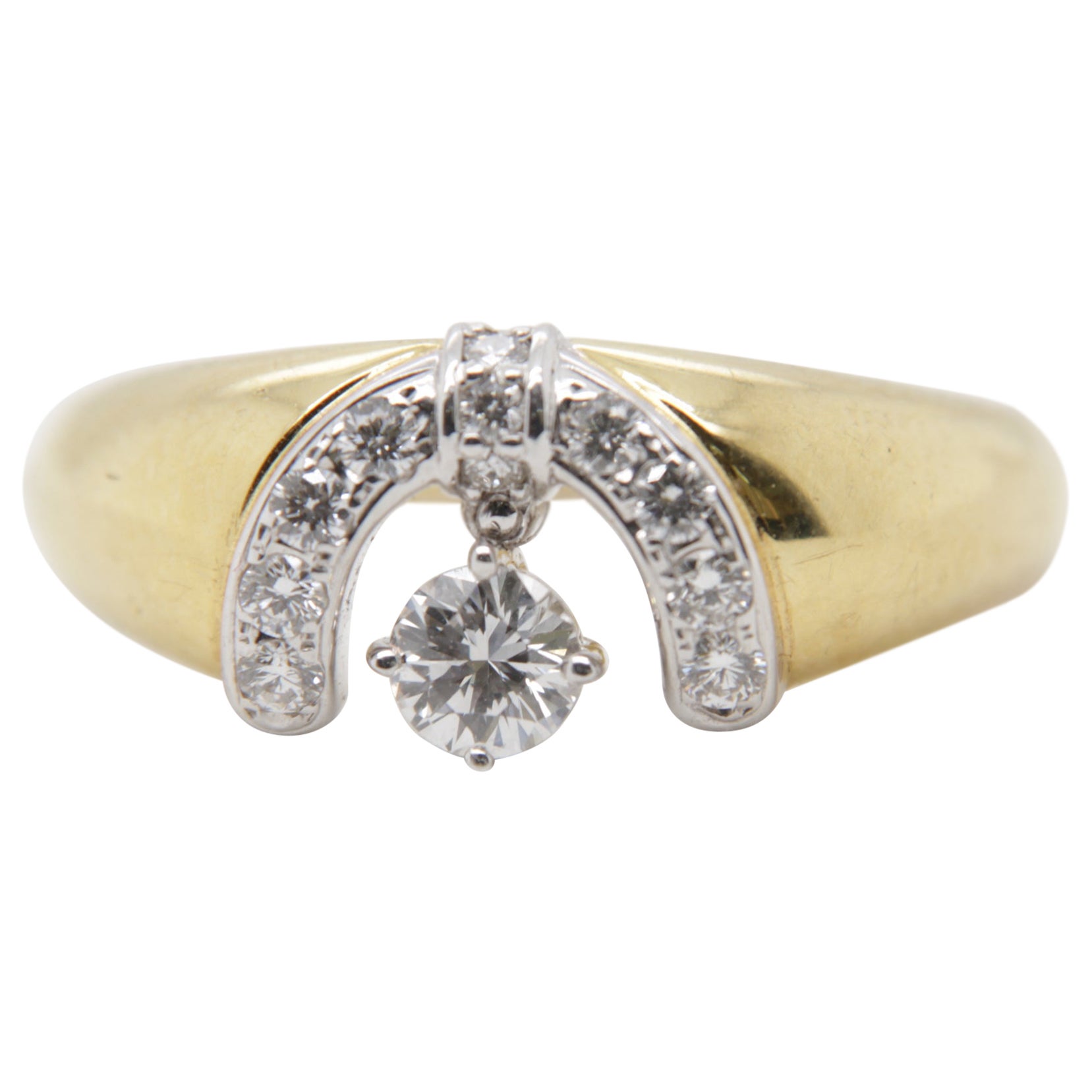 0.68 Carat Diamond Ring in 18 Karat Gold For Sale