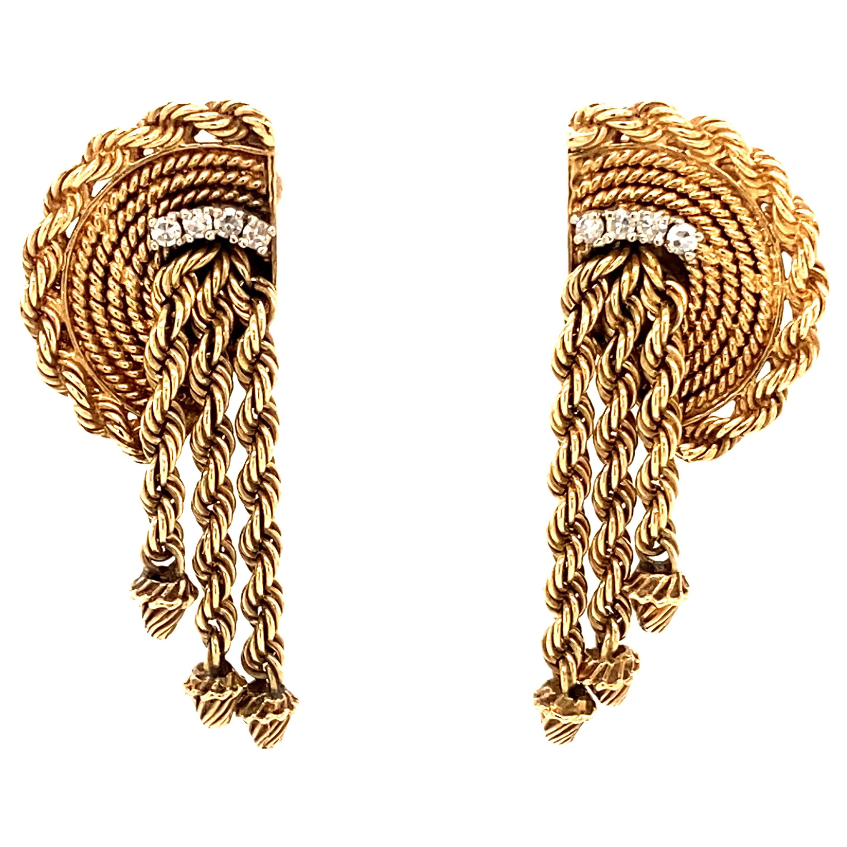 1940s 0.24 Carat Diamond Tassel Earrings in 14 Karat Yellow Gold For Sale