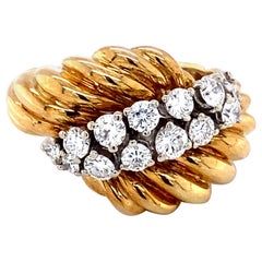 Retro 1 Carat Diamond Ring in 18 Karat Two-Tone Gold