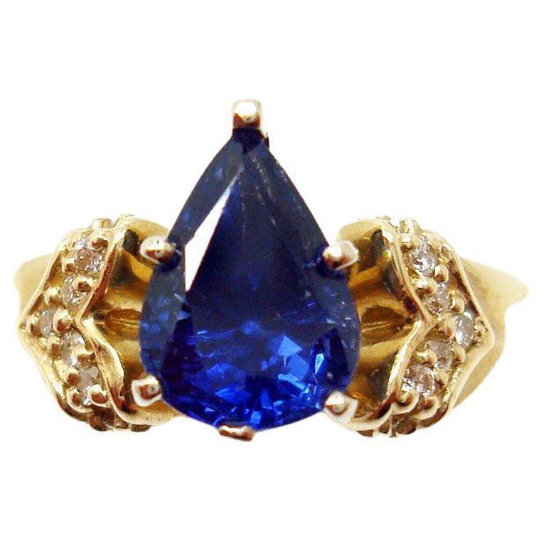 14K 1.28ct Royal Blue Pear Sapphire Ring For Sale