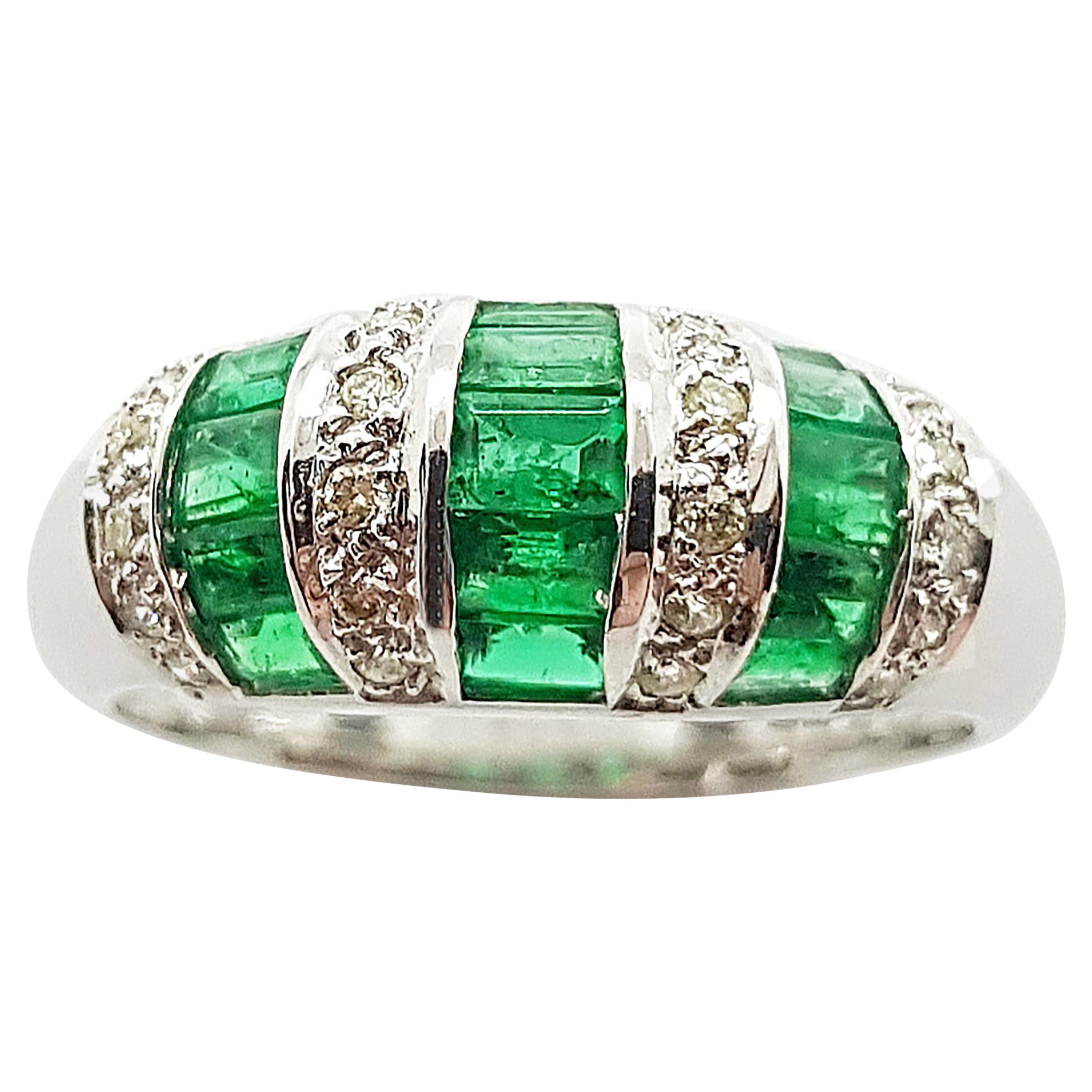 Emerald with Diamond Ring Set in 18 Karat White Gold Settings For Sale