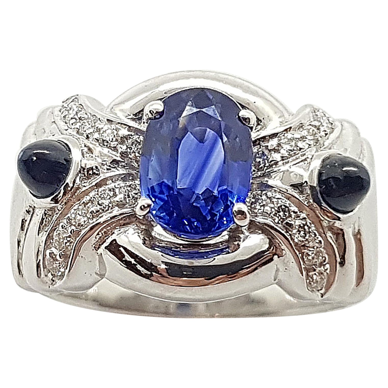 Blue Sapphire with Diamond and Cabochon Blue Sapphire Ring 18 Karat White Gold For Sale
