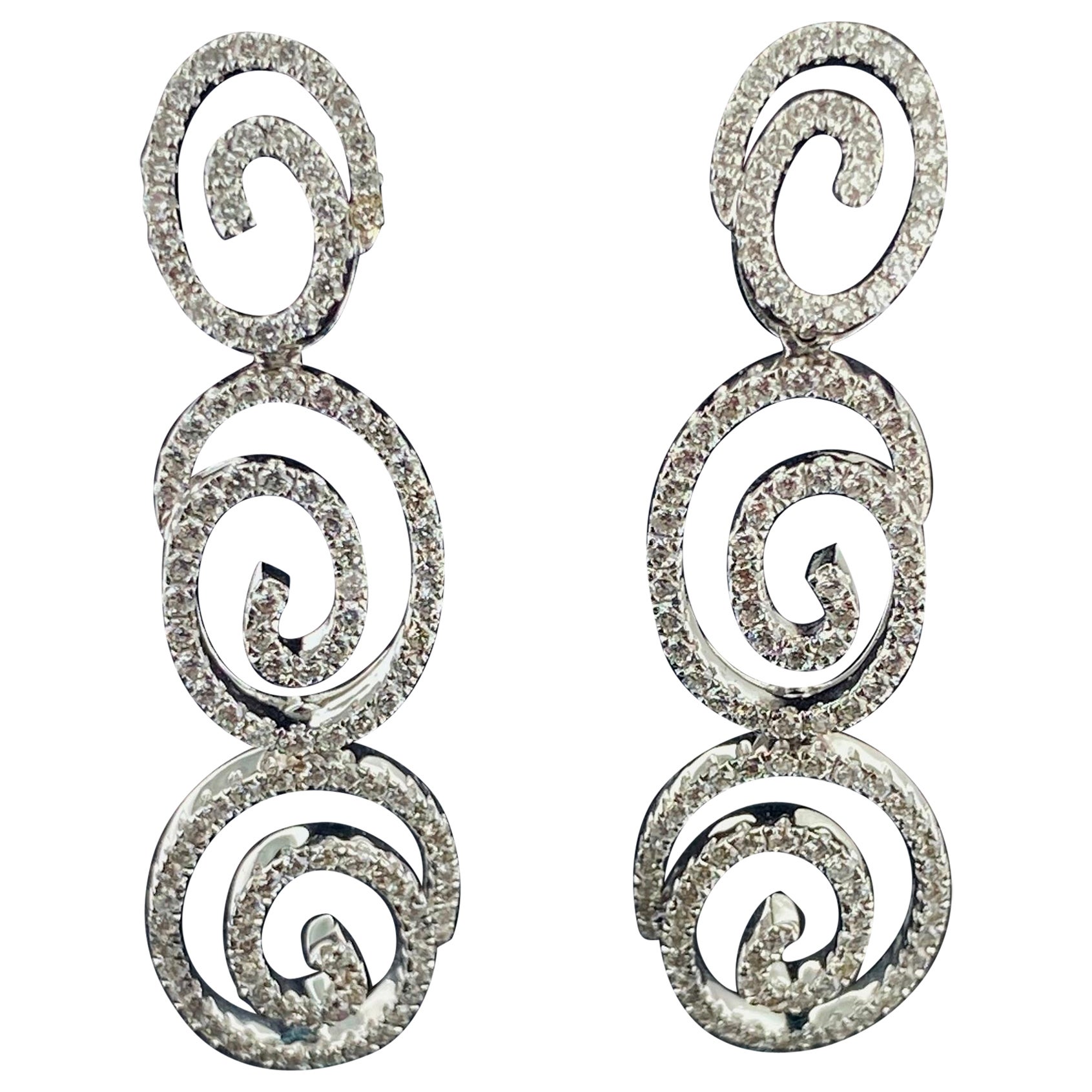 14KT White Gold and Diamond Drop Earrings For Sale