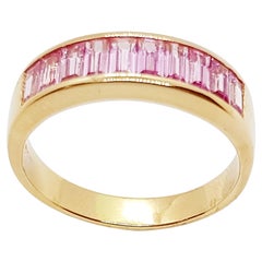 Bague en or rose 18 carats sertie d'un saphir rose