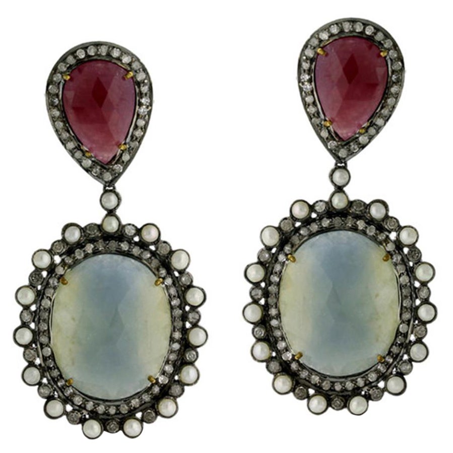 Mehrfarbige Saphir- und Perlen-Ohrringe mit Diamanten aus 18 Karat Gold und Silber