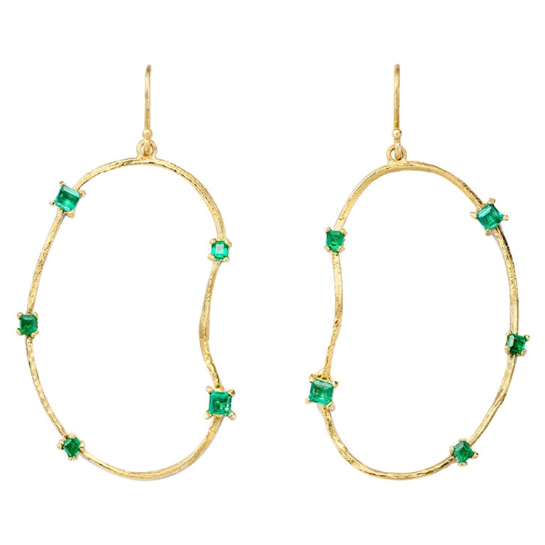 Susan Lister Locke Oyster Earrings with 0.60 Carat Emeralds in 18kt Gold For Sale