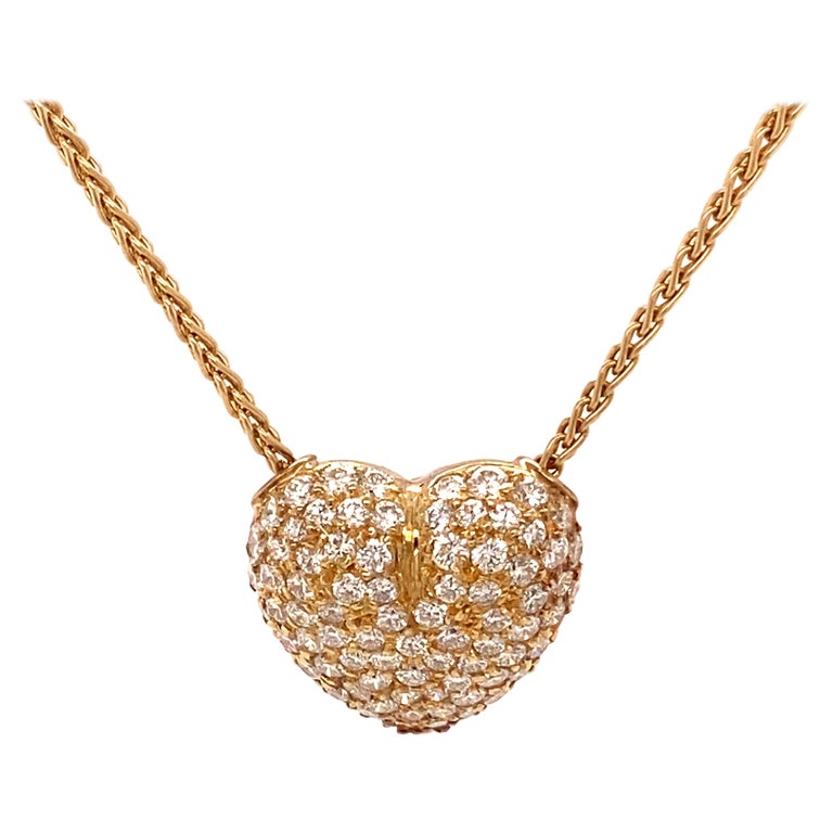 3.50 Carat Diamond Heart Necklace in 18 Karat Yellow Gold For Sale at