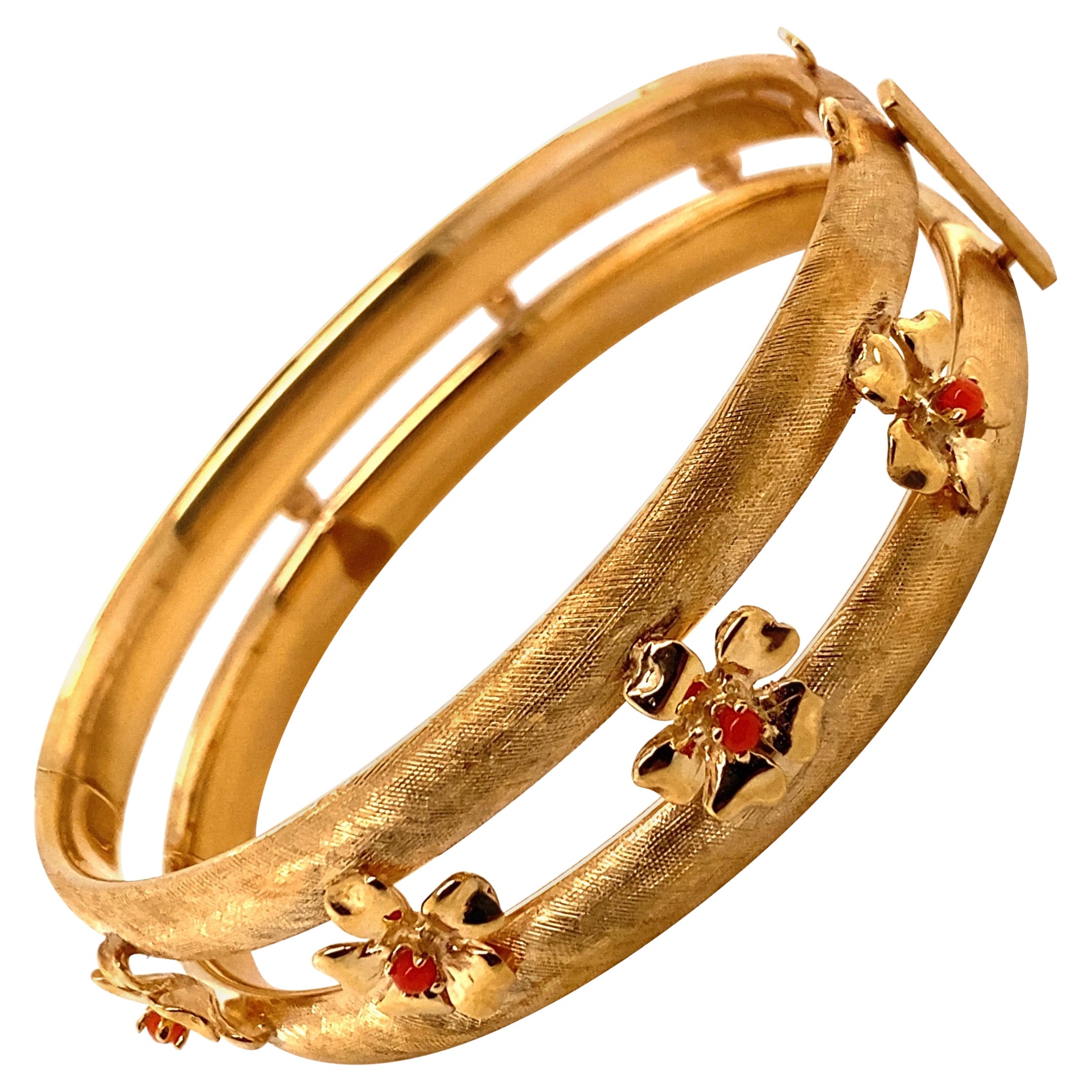 Vintage 14K Yellow Gold Bangle Bracelet with Coral Flower Designs For Sale